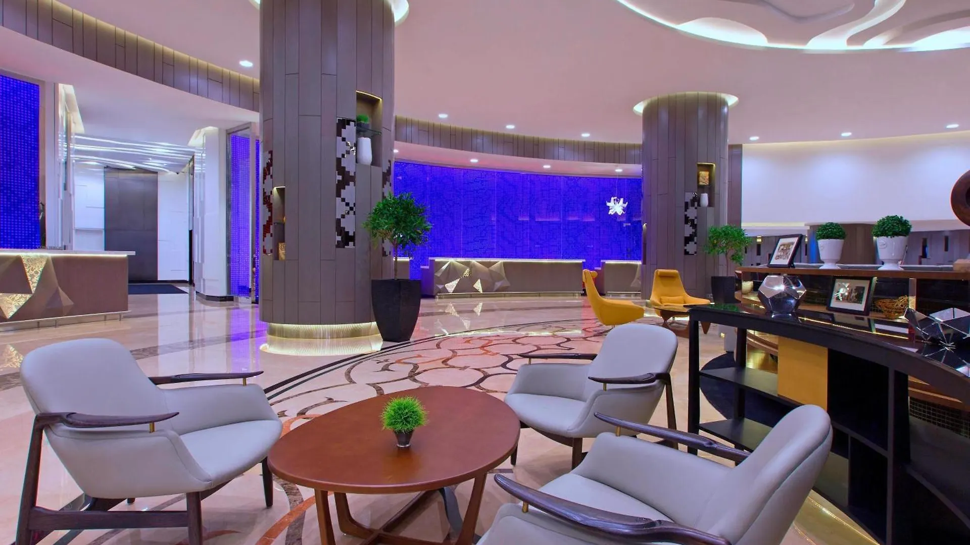 Le Meridien Kuala Lumpur 5*,