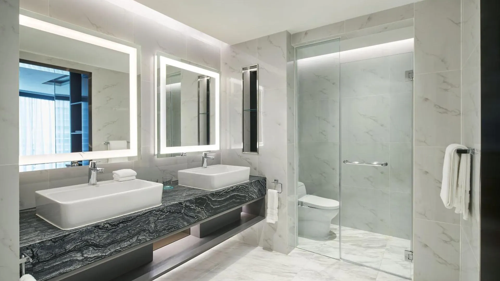 Le Meridien Kuala Lumpur 5*,