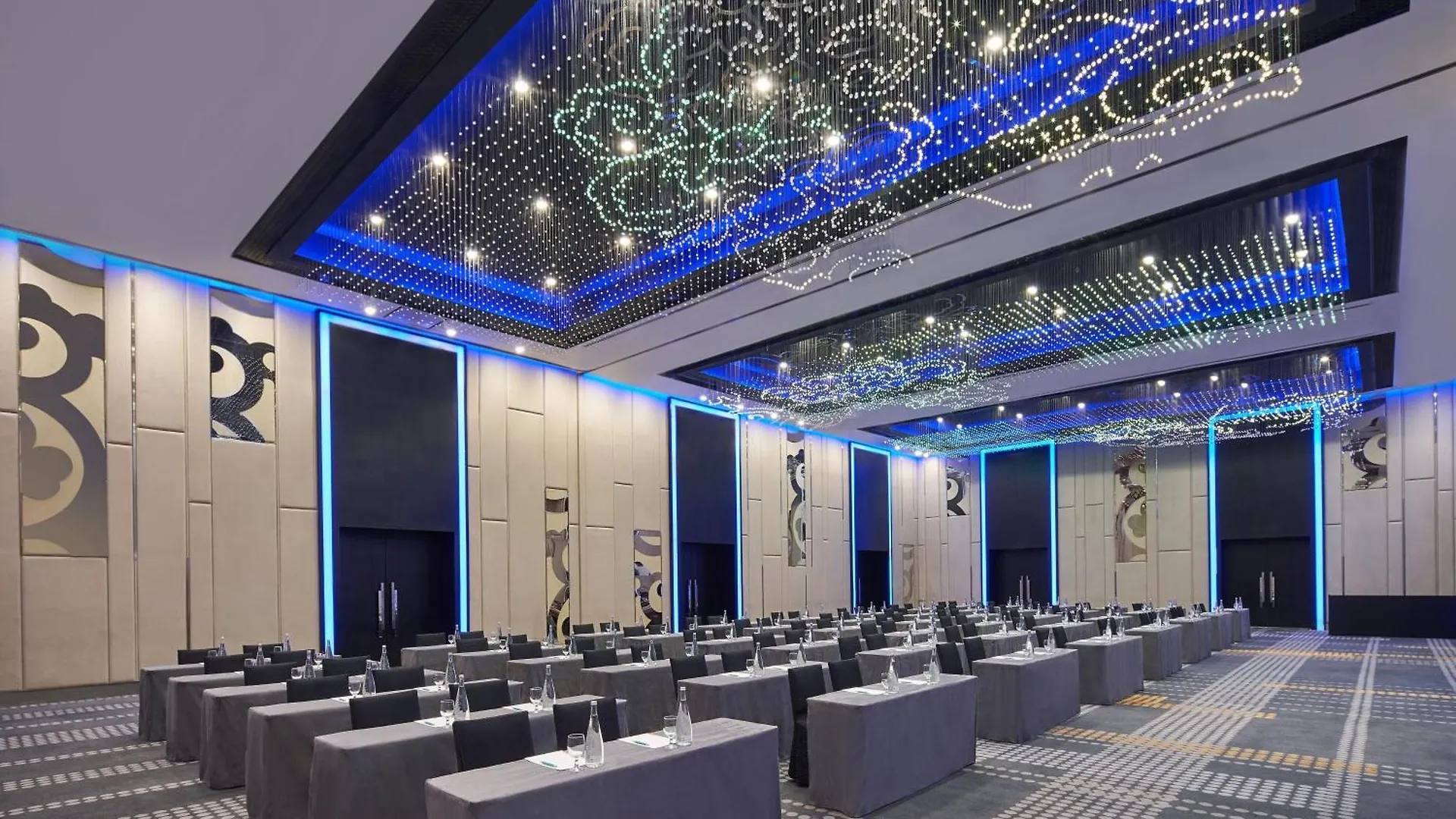 Le Meridien Kuala Lumpur 5*,